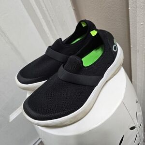 Oofos OOmg Slip Resistant Low Black Sneakers Size 6🌴